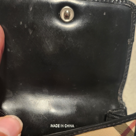 Burberry Wallet with Black Trim - Picture 8 of 9